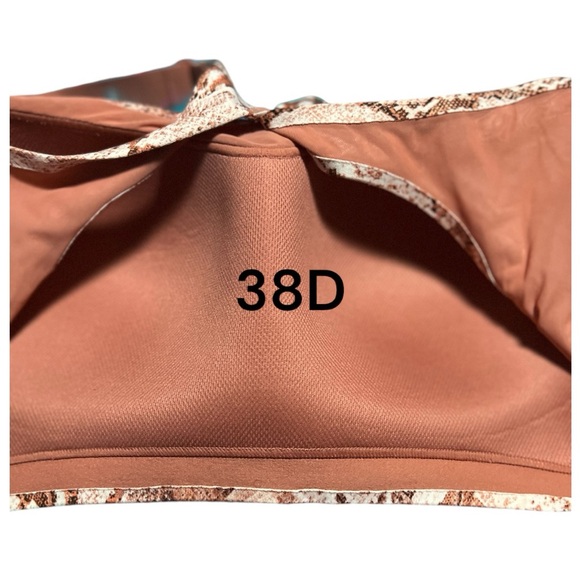 Victoria's Secret Incredible On Point Sports Bra Full Coverage Moderate Support - Picture 4 of 7